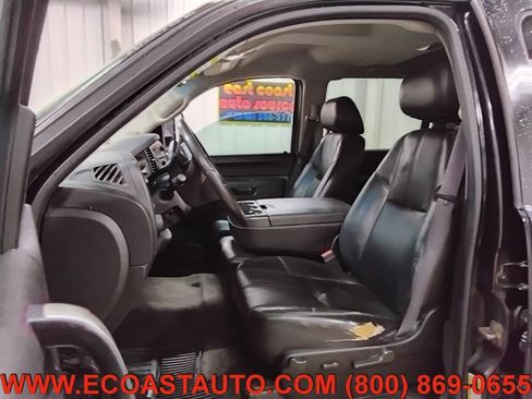 Used 2011 Chevrolet Silverado 2500 LT w/ Interior Plus Package AWD/4WD image 10