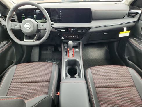 New 2025 Nissan Kicks SR image 11