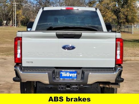 New 2026 Ford F250 XLT w/ FX4 Off-Road Package image 5