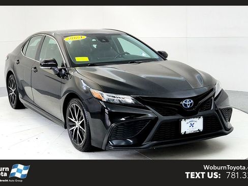 Certified 2024 Toyota Camry SE FWD image 1