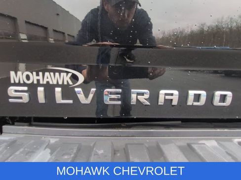 Used 2018 Chevrolet Silverado 1500 LTZ Z71 w/ LTZ Plus Package AWD/4WD image 33