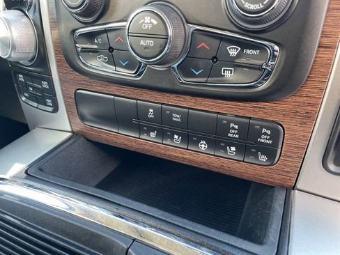 Used 2018 RAM 1500 Laramie w/ Convenience Group image 12