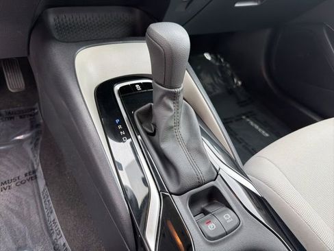 Certified 2022 Toyota Corolla LE w/ Carpet Mat Package (TMS) image 21