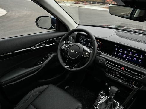 New 2026 Kia Seltos EX image 14