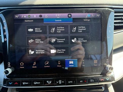 Used 2025 Jeep Wagoneer Series III w/ Premium Group I AWD/4WD image 30