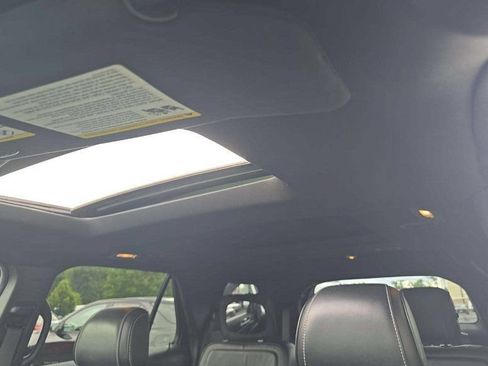 Used 2017 Ford Explorer Platinum AWD/4WD image 8