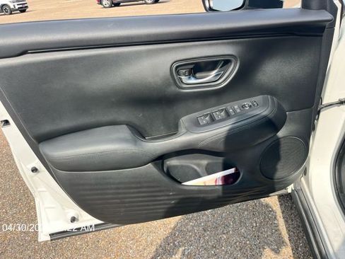 Used 2023 Honda HR-V LX image 6