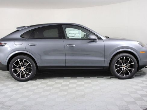 New 2026 Porsche Cayenne Coupe AWD/4WD image 8