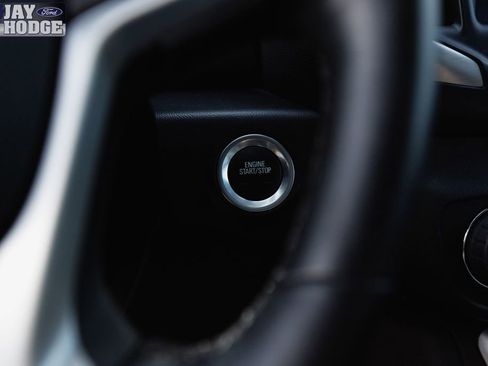 Used 2024 GMC Terrain SLT image 30