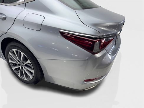 Used 2024 Lexus ES 350 image 17