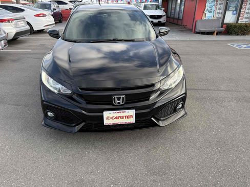 Used 2018 Honda Civic Sport image 12