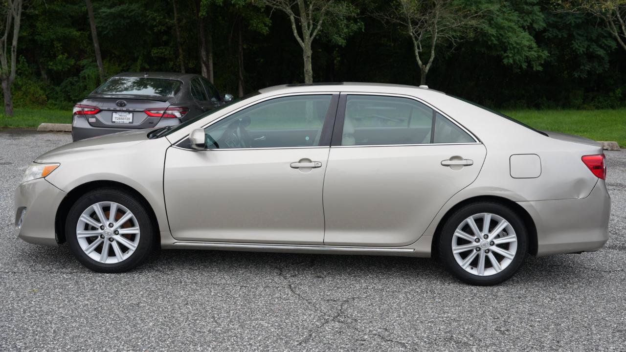 Used 2014 Toyota Camry XLE FWD image 8