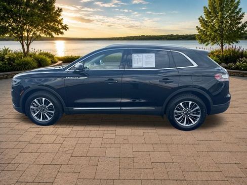 Certified 2023 Lincoln Nautilus AWD w/ Premium Package image 3