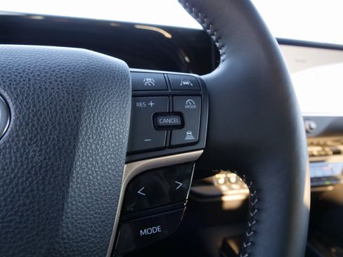 Used 2025 Toyota Crown Signia image 20