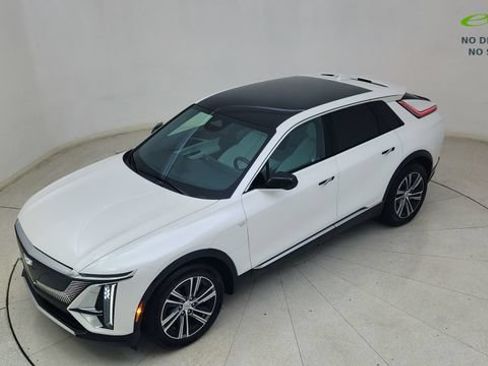 Used 2024 Cadillac Lyriq Luxury w/ LPO, Floor Liner Package AWD/4WD image 79