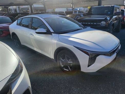 Used 2025 Kia K4 LXS image 8