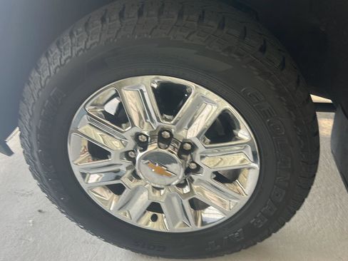 Used 2024 Chevrolet Silverado 2500 High Country w/ High Country Premium Package AWD/4WD image 29