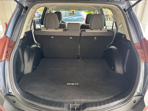 Used 2013 Toyota RAV4 LE image 21