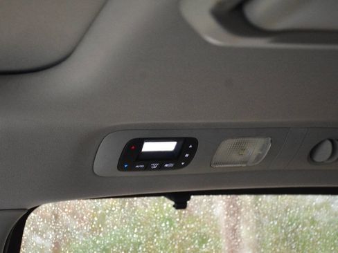 Used 2015 Honda Odyssey Touring image 17