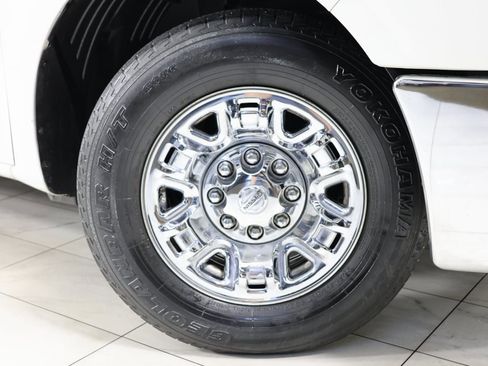 Used 2021 Nissan NV 3500 SL image 16