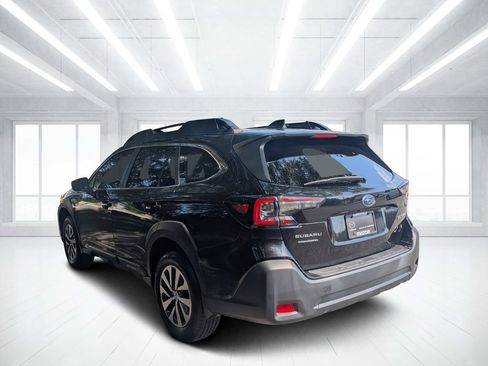 Used 2024 Subaru Outback Premium AWD/4WD image 5