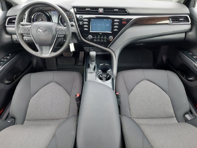Used 2020 Toyota Camry LE FWD image 3