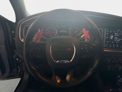 Used 2018 Dodge Charger R/T Scat Pack image 17