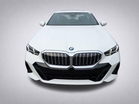 New 2026 BMW 530i xDrive w/ M Sport Package image 9