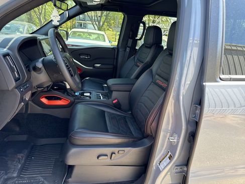 Used 2025 Nissan Frontier PRO-4X w/ Pro Premium Package image 18
