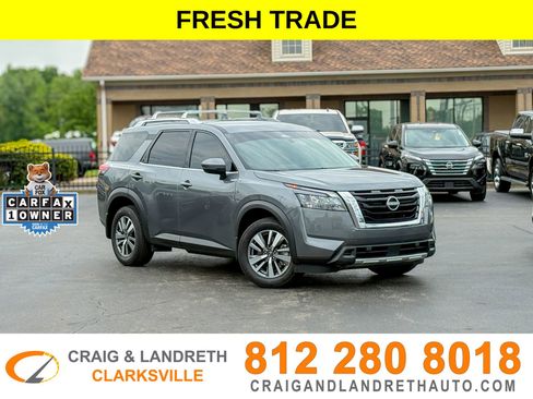Used 2025 Nissan Pathfinder SL AWD/4WD image 1