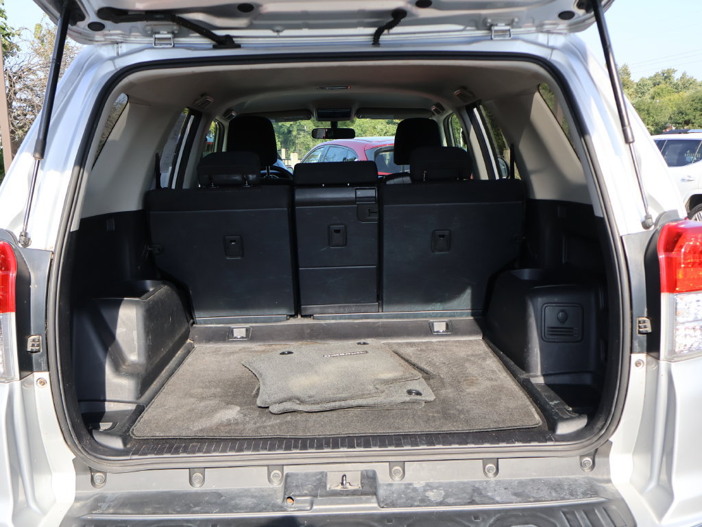 Used 2013 Toyota 4Runner SR5 AWD/4WD image 15