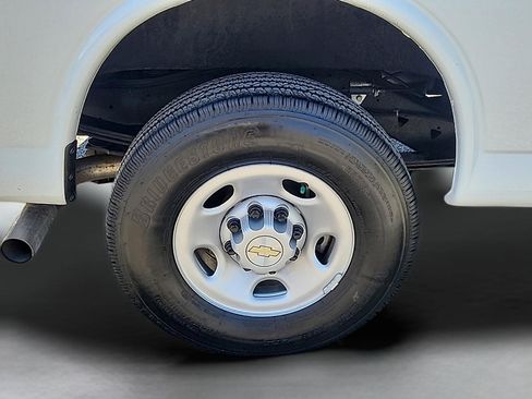 Used 2025 Chevrolet Express 2500 Extended w/ Driver Convenience Package RWD image 9