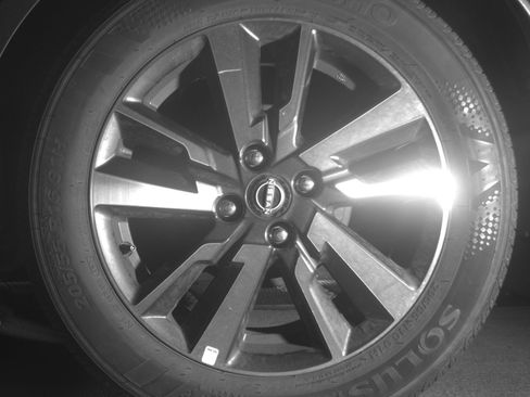 Used 2025 Nissan Versa SV image 14