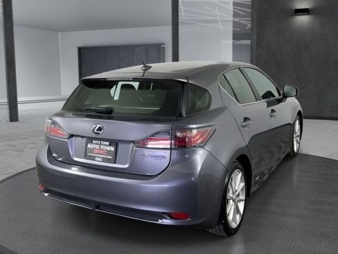 Used 2013 Lexus CT 200h w/ Premium Pkg w/Navigation FWD image 3