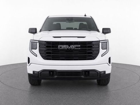 Used 2022 GMC Sierra 1500 Elevation w/ LPO, Elevation Black Package AWD/4WD image 7