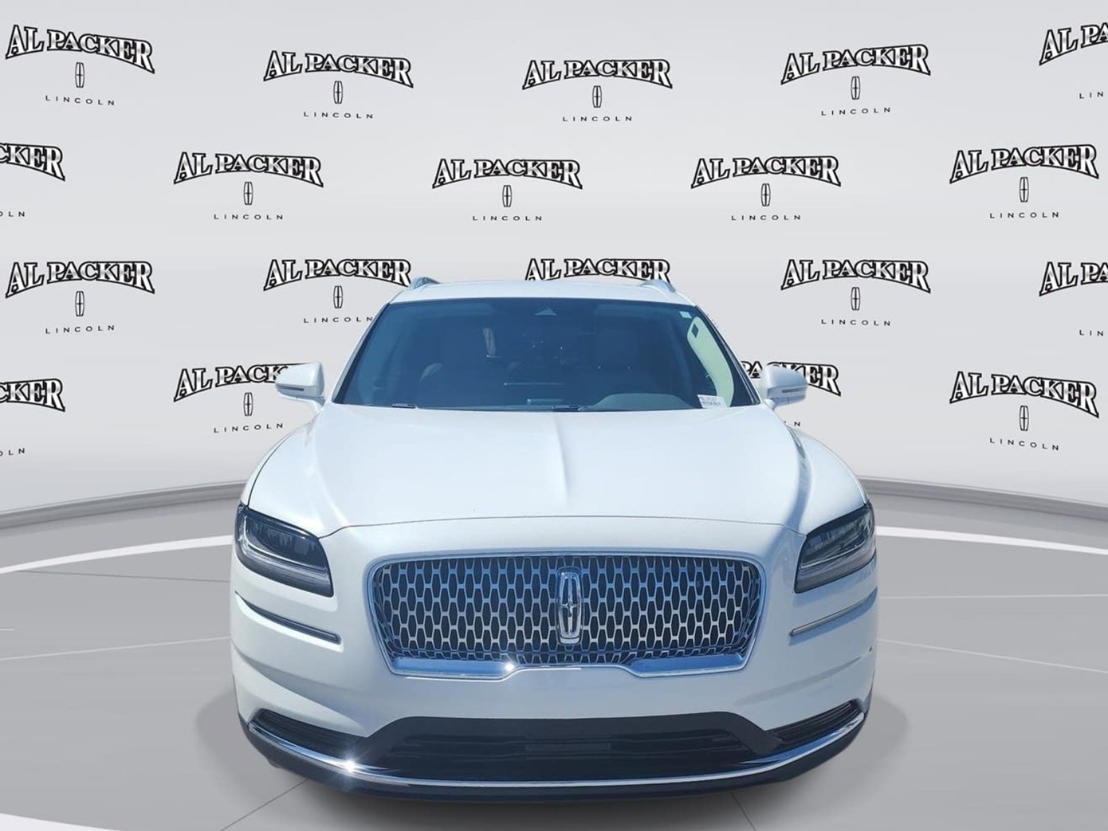 Used 2023 Lincoln Nautilus FWD image 8