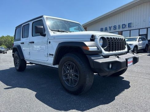 Used 2024 Jeep Wrangler Unlimited Sport AWD/4WD image 2