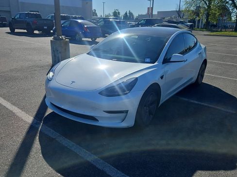 Used 2022 Tesla Model 3 image 1