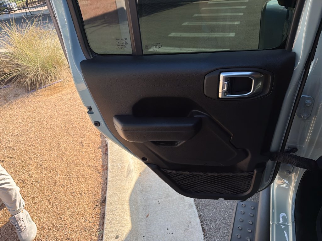 Used 2024 Jeep Wrangler Unlimited w/ Convenience Group AWD/4WD image 30