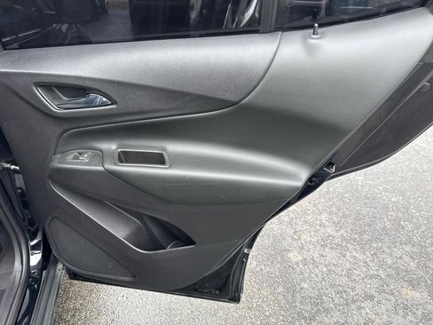 Used 2021 Chevrolet Equinox LT FWD image 26