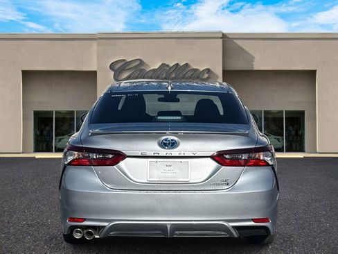 Used 2024 Toyota Camry SE image 4