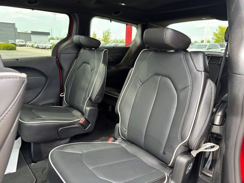 Used 2025 Chrysler Pacifica Limited w/ Uconnect Theater Family Group AWD/4WD image 26