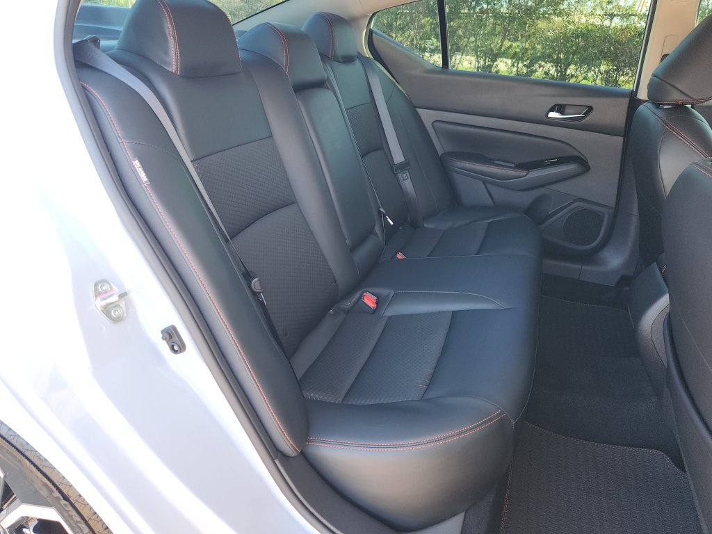Used 2024 Nissan Altima 2.5 SR FWD image 15