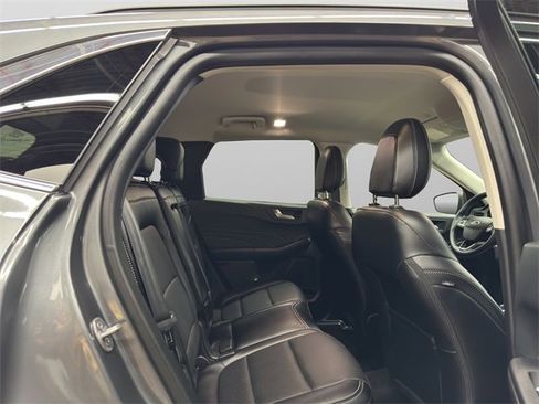 Used 2022 Ford Escape Titanium image 14