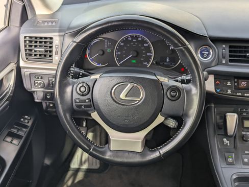 Used 2014 Lexus CT 200h image 16
