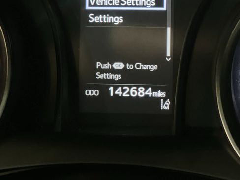 Used 2023 Toyota Camry SE FWD image 29