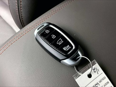 Used 2020 Hyundai Santa Fe SEL w/ Convenience + Premium Package FWD image 12