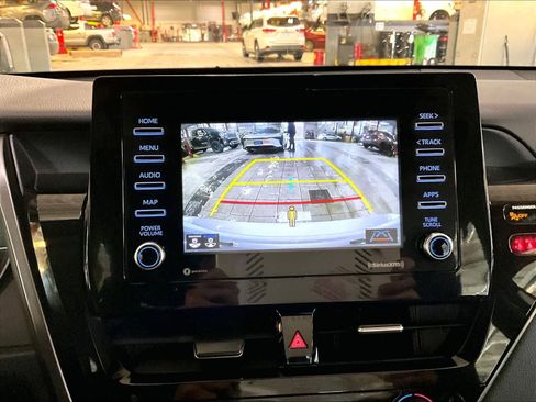 Used 2023 Toyota Camry SE image 19