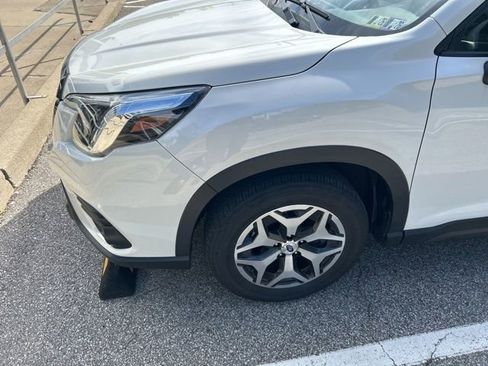 Used 2023 Subaru Forester Premium AWD/4WD image 15