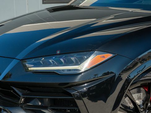 Used 2020 Lamborghini Urus image 24